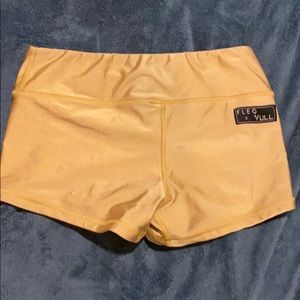 Gold FLEO VULL Edition shorts